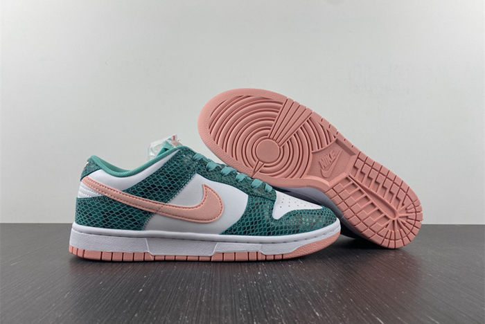 Dunk SB Low "Snake Skin"  DR8577-300