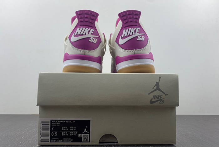 Nike SB x Air Jordan 4 ‘Pine Green’ DR5415-106