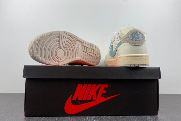 Travis Scott x Air Jordan 1 Low  DM7866-102