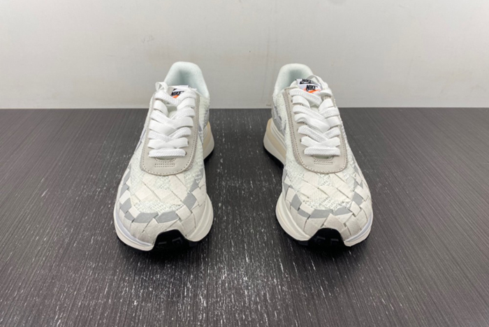 sacai x Nike Waffle Woven Green Gusto  DR5209-100