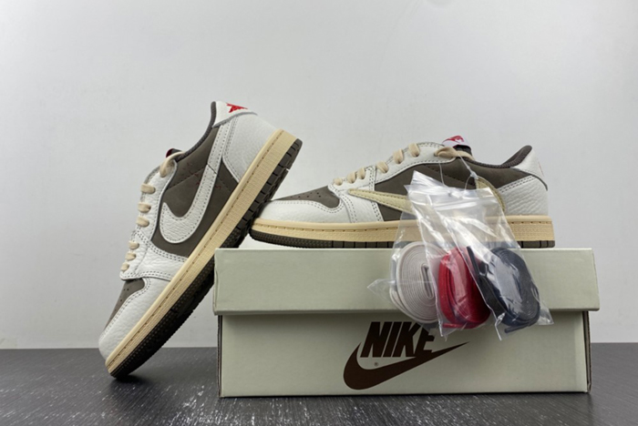 Travis Scott x Air Jordan 1 OG Low PS