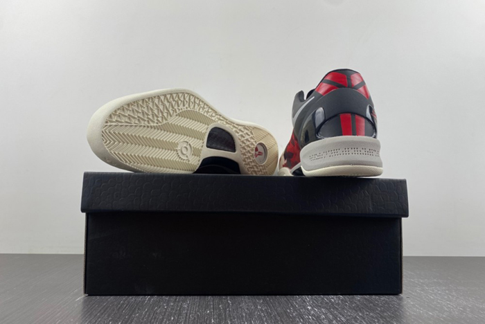 NIKE 555035-601 Kobe 8 System "Milk Snake" 555035-601